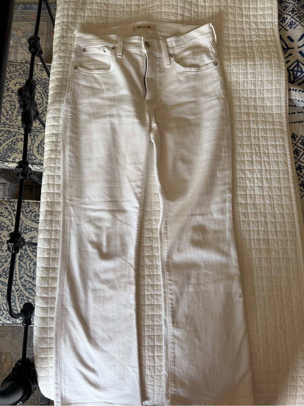 Madewell White Women's Jeans - Mid Rise Kick Cut Jeans, Size 28, like new! - Picture 6 of 8